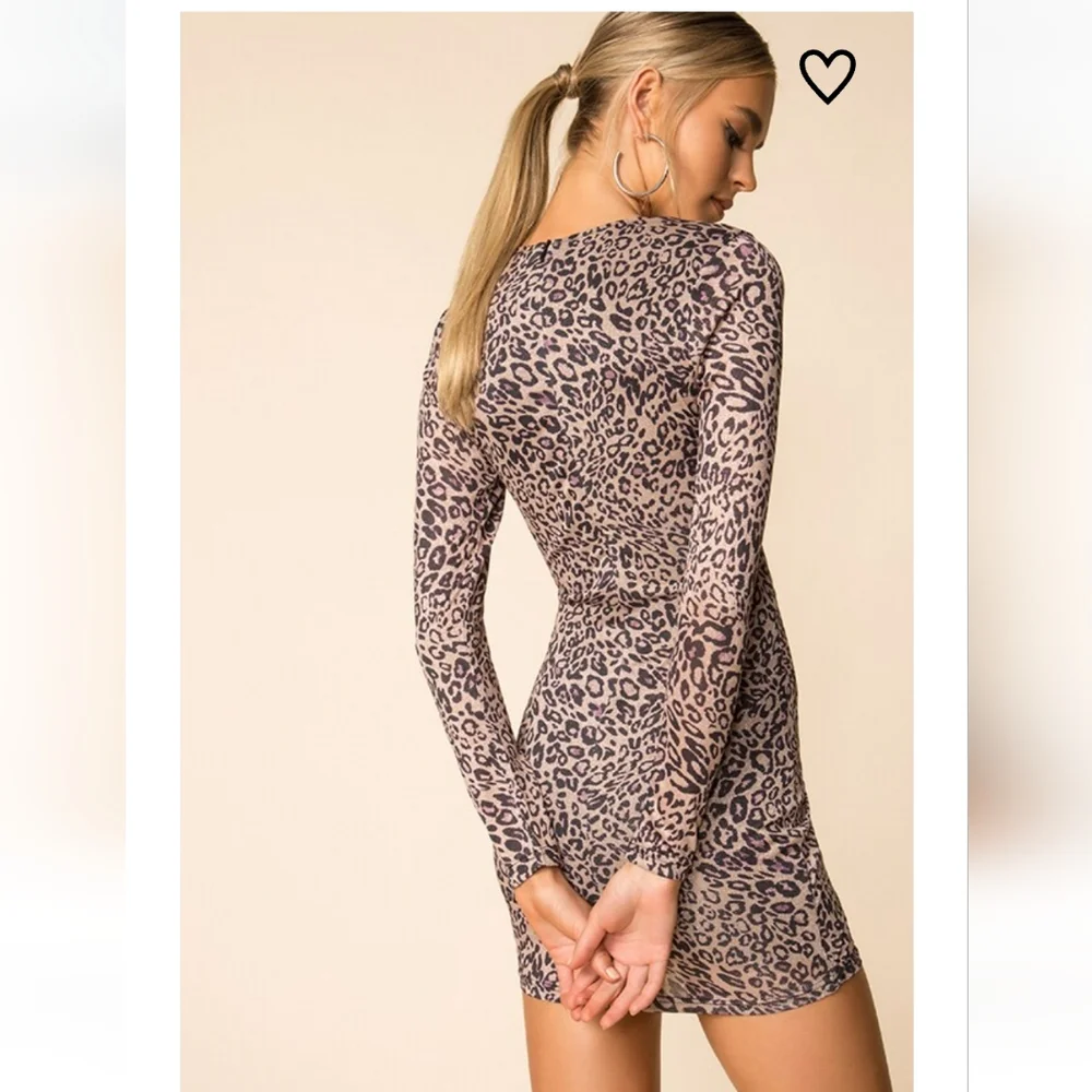 🆕️ superdown 'Laurie' Faux Wrap Dress - Picture 11 of 12